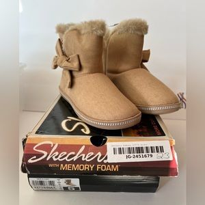 Skechers Women's Cozy Campfire-Microfiber Slipper Boot/Size 5 - Memory Foam NWT